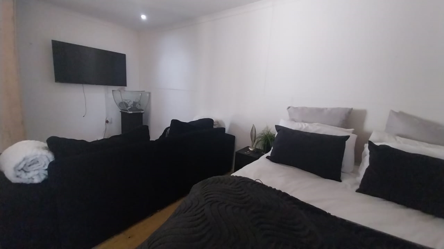 4 Bedroom Property for Sale in Mulbarton Gauteng