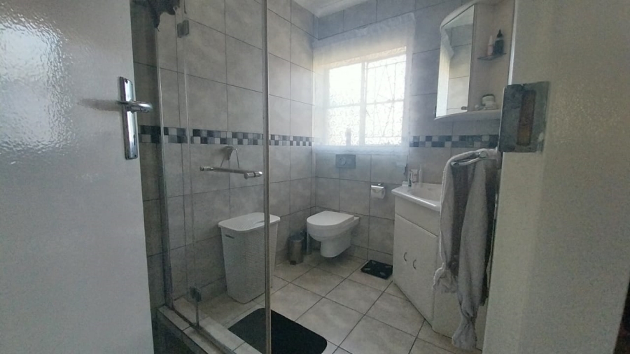 4 Bedroom Property for Sale in Mulbarton Gauteng
