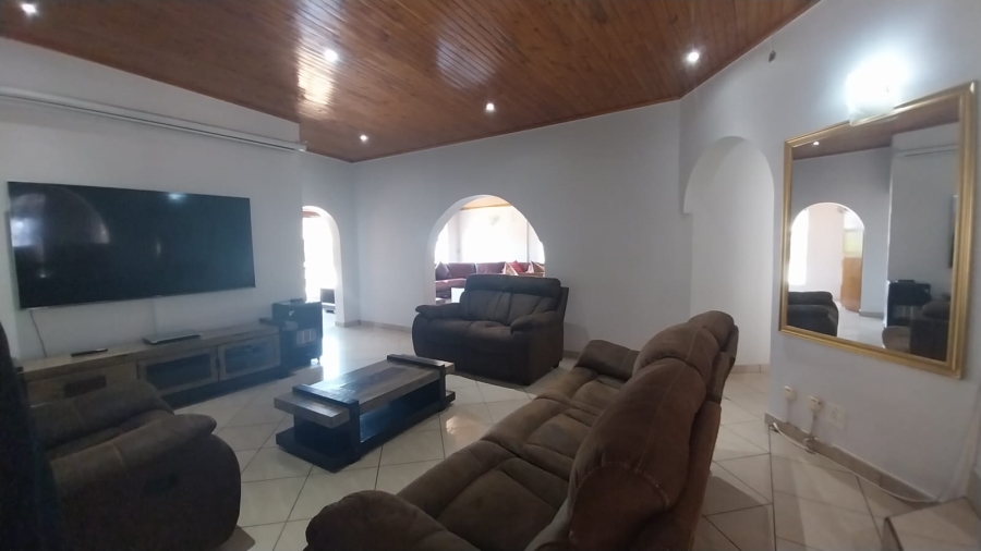 5 Bedroom Property for Sale in Glenvista Gauteng