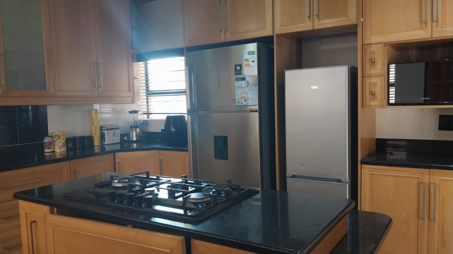 5 Bedroom Property for Sale in Glenvista Gauteng