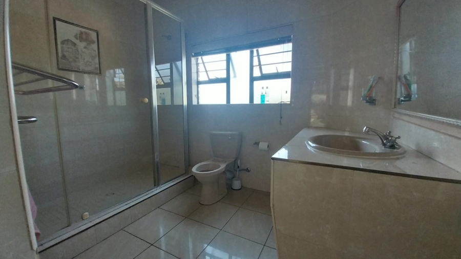 5 Bedroom Property for Sale in Glenvista Gauteng