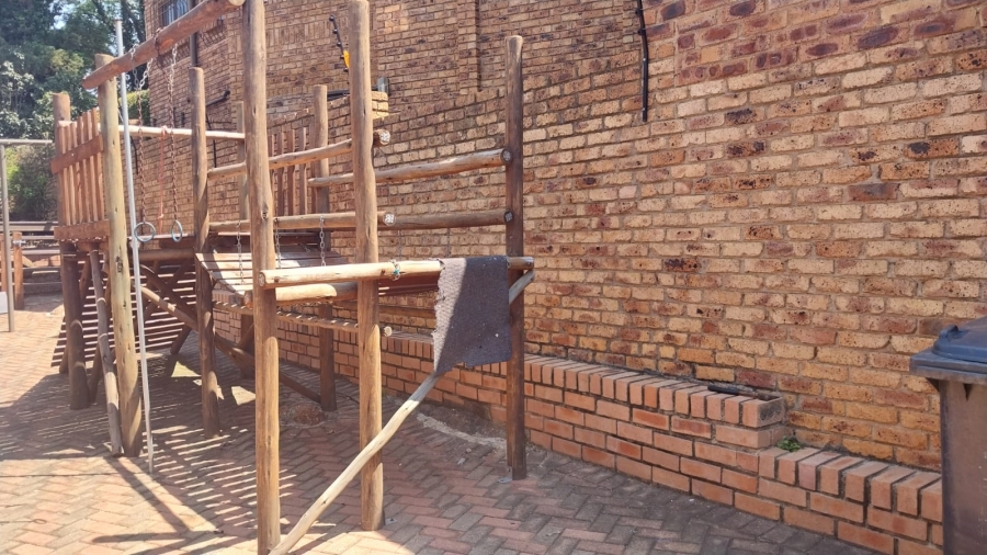 5 Bedroom Property for Sale in Glenvista Gauteng