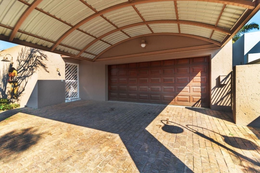 4 Bedroom Property for Sale in Glen Marais Gauteng
