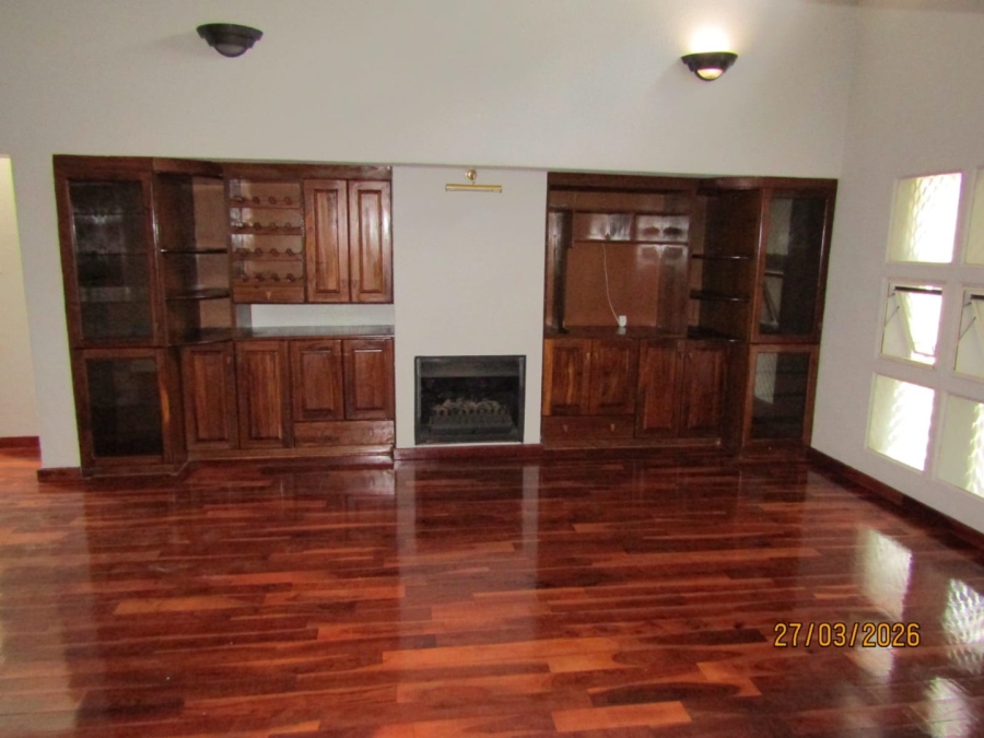 4 Bedroom Property for Sale in Glen Marais Gauteng