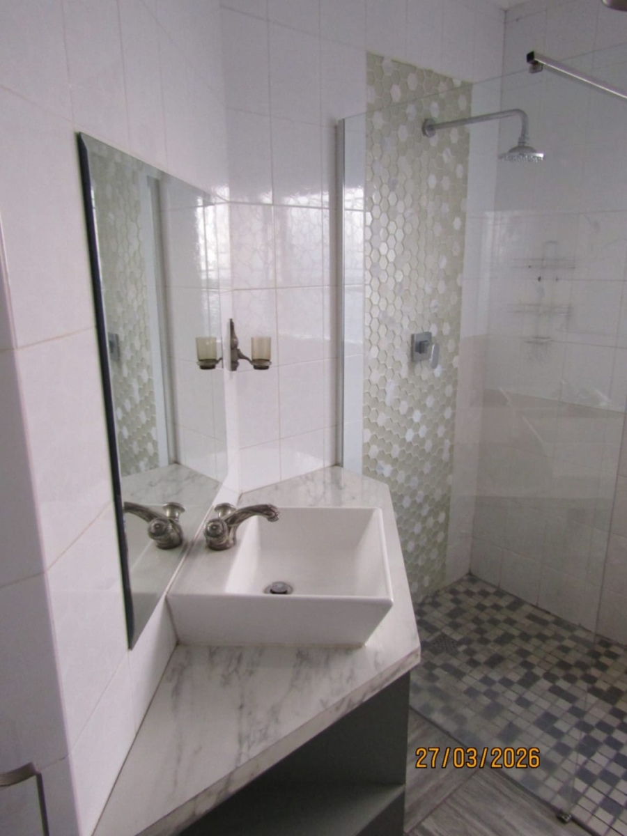 4 Bedroom Property for Sale in Glen Marais Gauteng