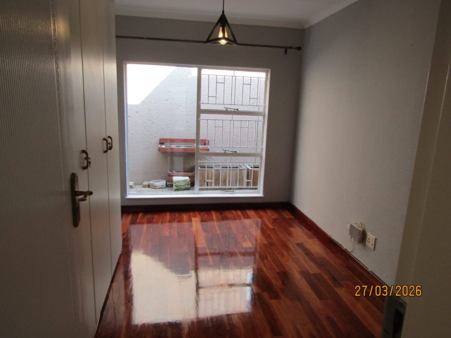 4 Bedroom Property for Sale in Glen Marais Gauteng