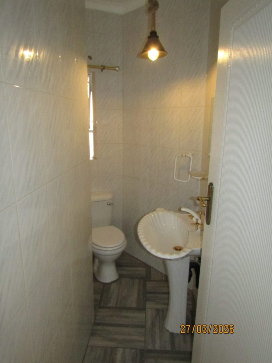 4 Bedroom Property for Sale in Glen Marais Gauteng