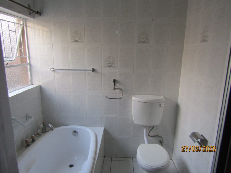 4 Bedroom Property for Sale in Glen Marais Gauteng