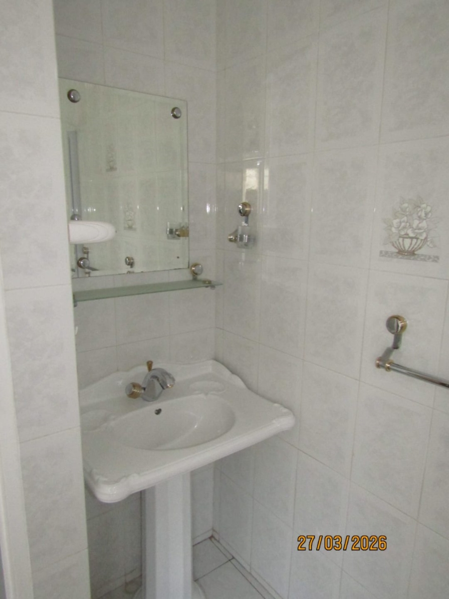 4 Bedroom Property for Sale in Glen Marais Gauteng