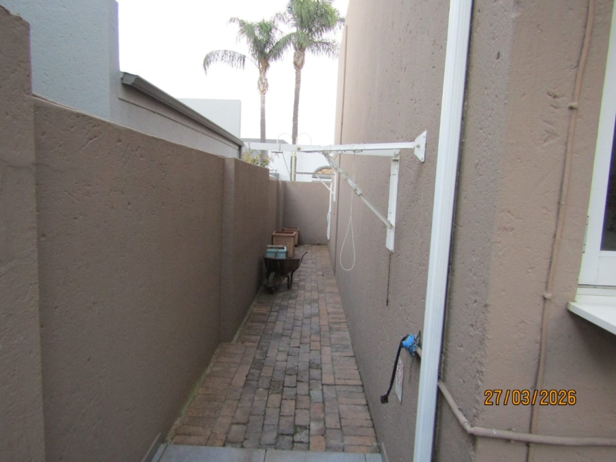 4 Bedroom Property for Sale in Glen Marais Gauteng