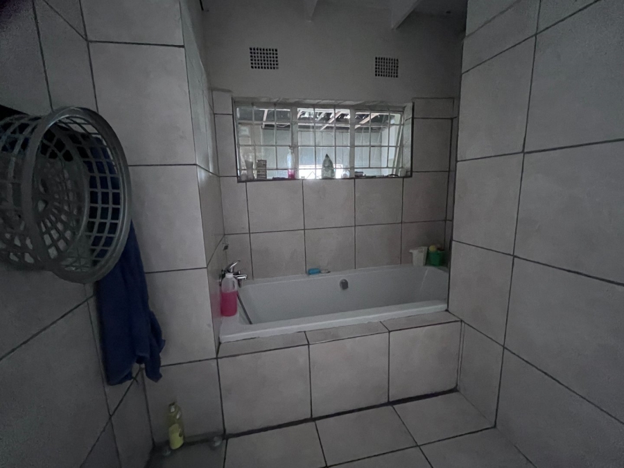 3 Bedroom Property for Sale in Theoville Gauteng