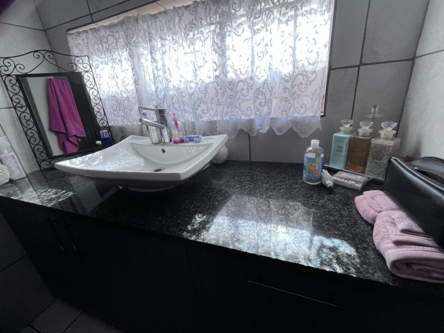 3 Bedroom Property for Sale in Theoville Gauteng