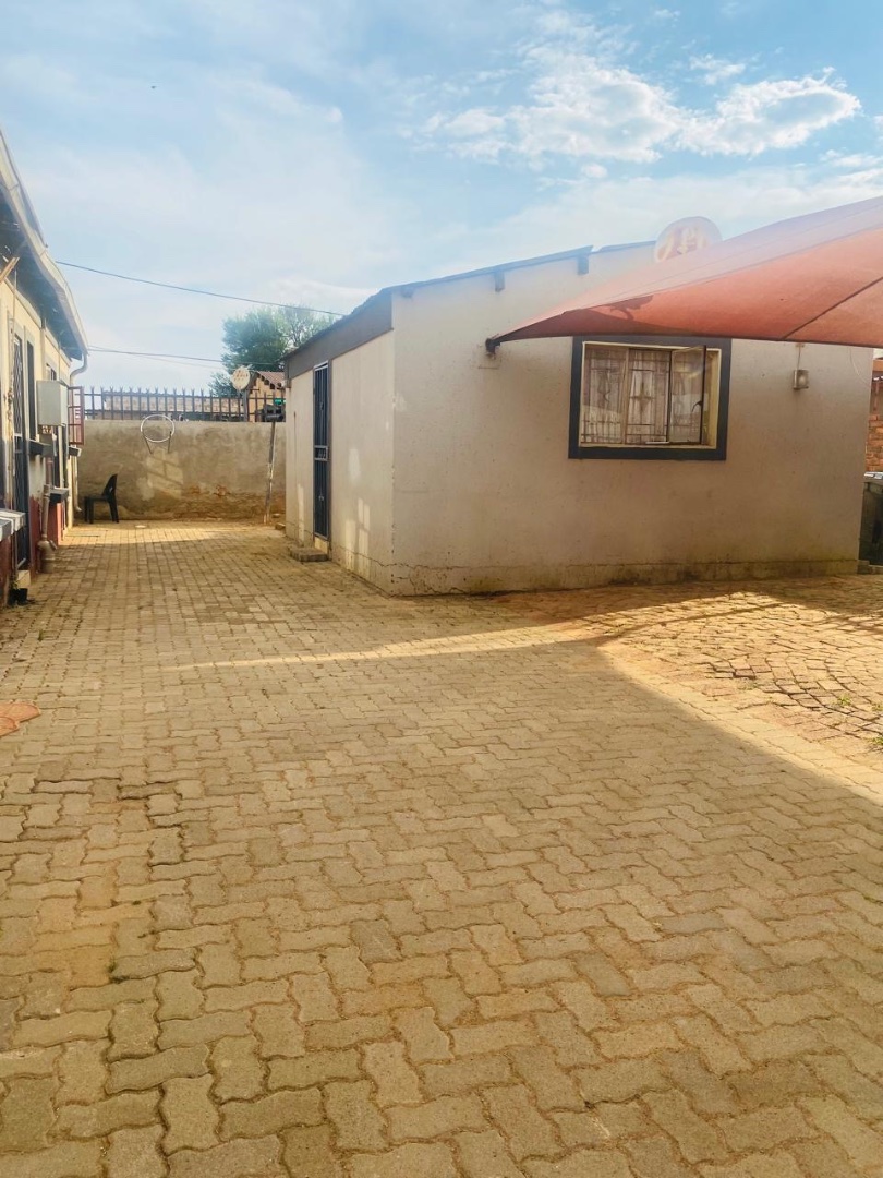 4 Bedroom Property for Sale in Nellmapius Gauteng