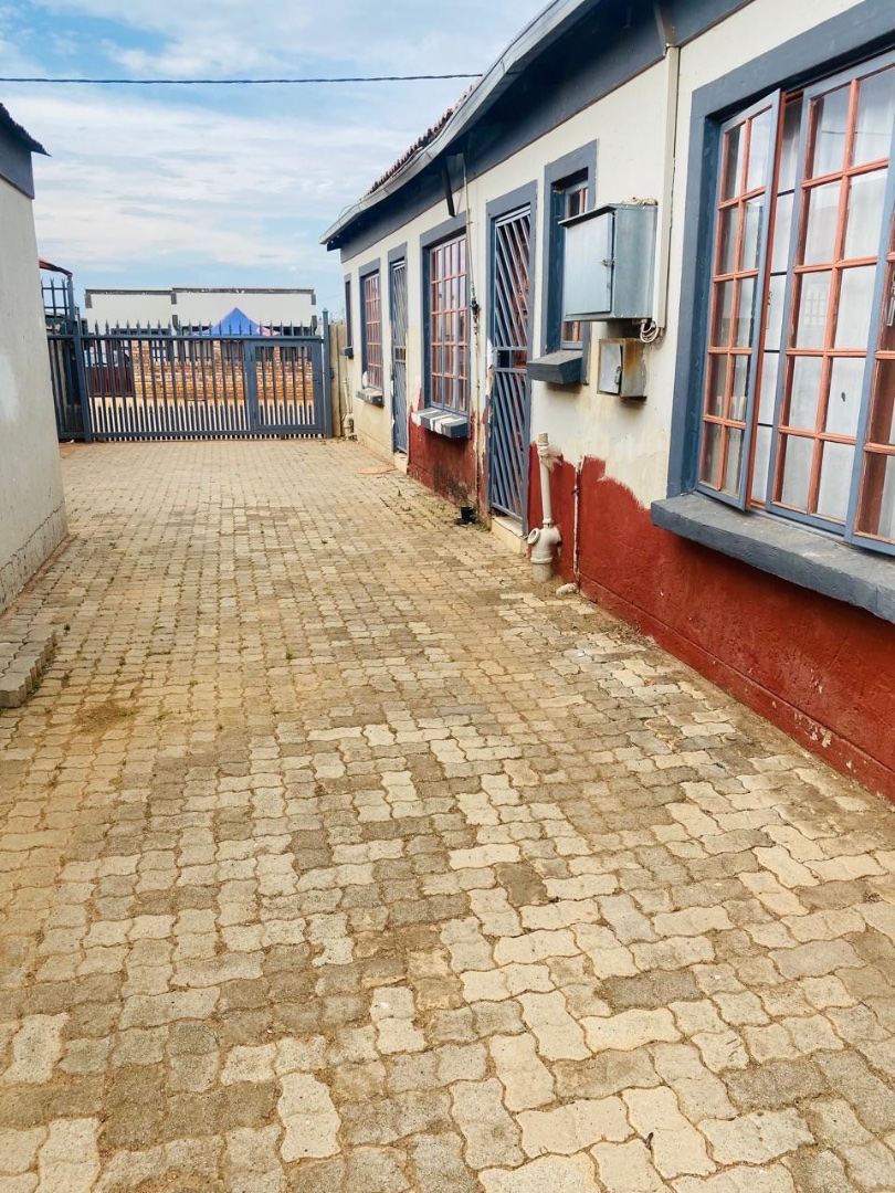 4 Bedroom Property for Sale in Nellmapius Gauteng