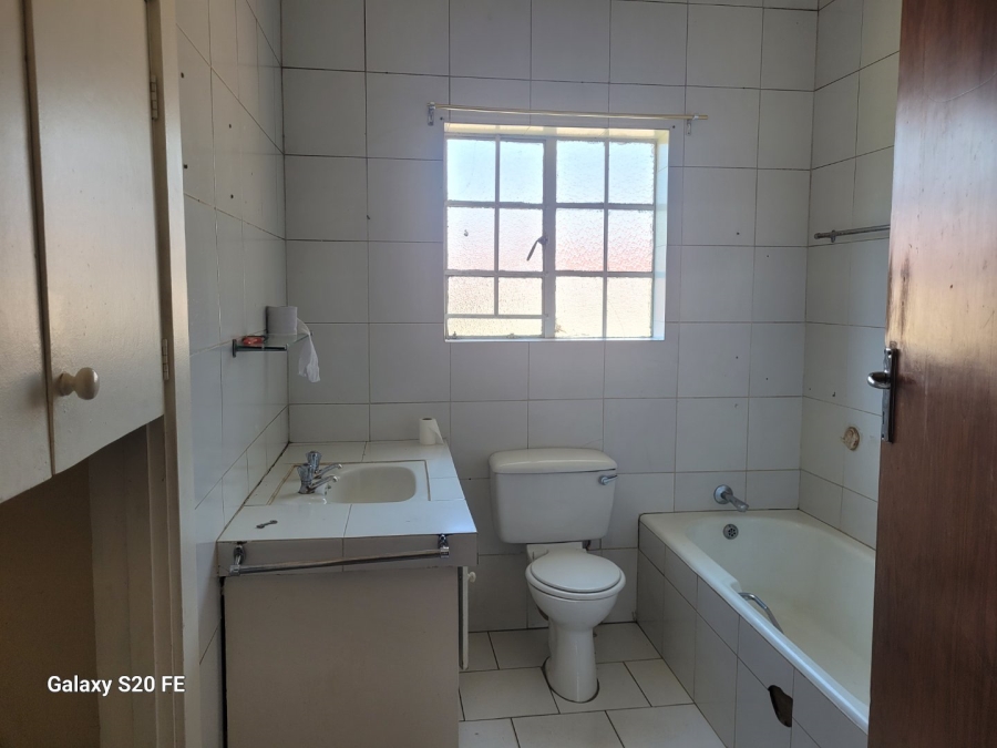 4 Bedroom Property for Sale in Selection Park Gauteng