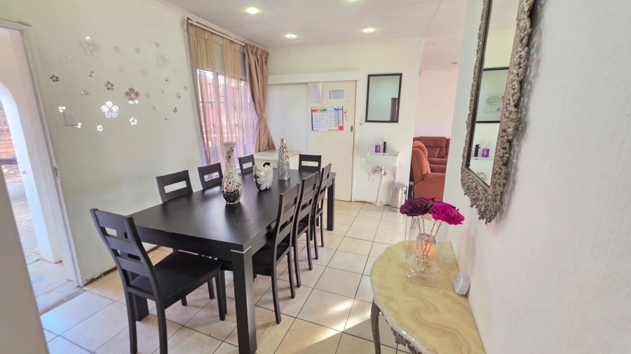 4 Bedroom Property for Sale in Laudium Gauteng