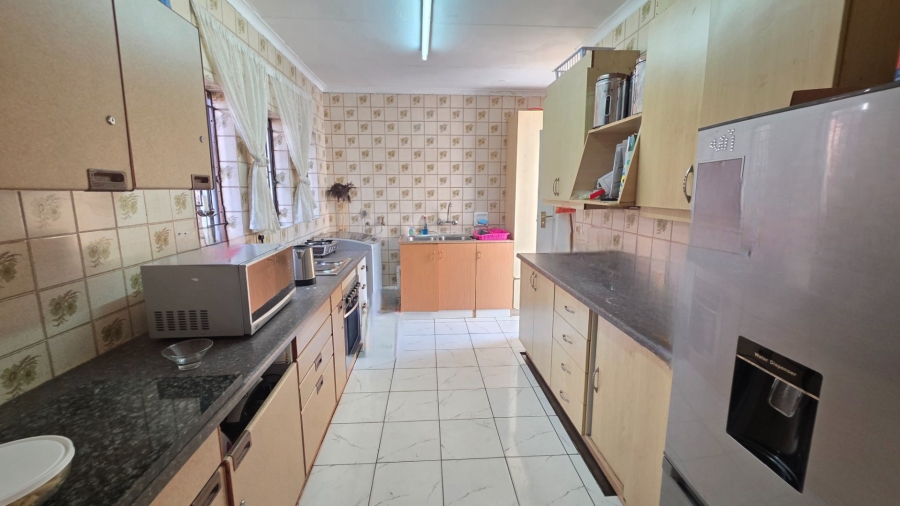 4 Bedroom Property for Sale in Laudium Gauteng