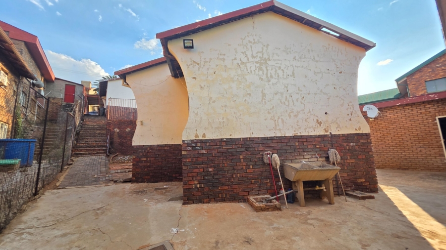4 Bedroom Property for Sale in Laudium Gauteng