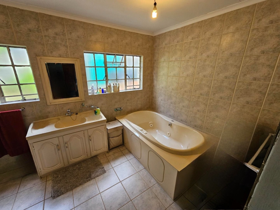 4 Bedroom Property for Sale in Weltevreden Park Gauteng