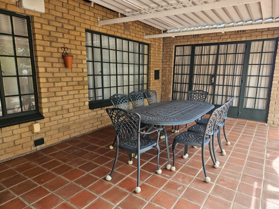 4 Bedroom Property for Sale in Weltevreden Park Gauteng