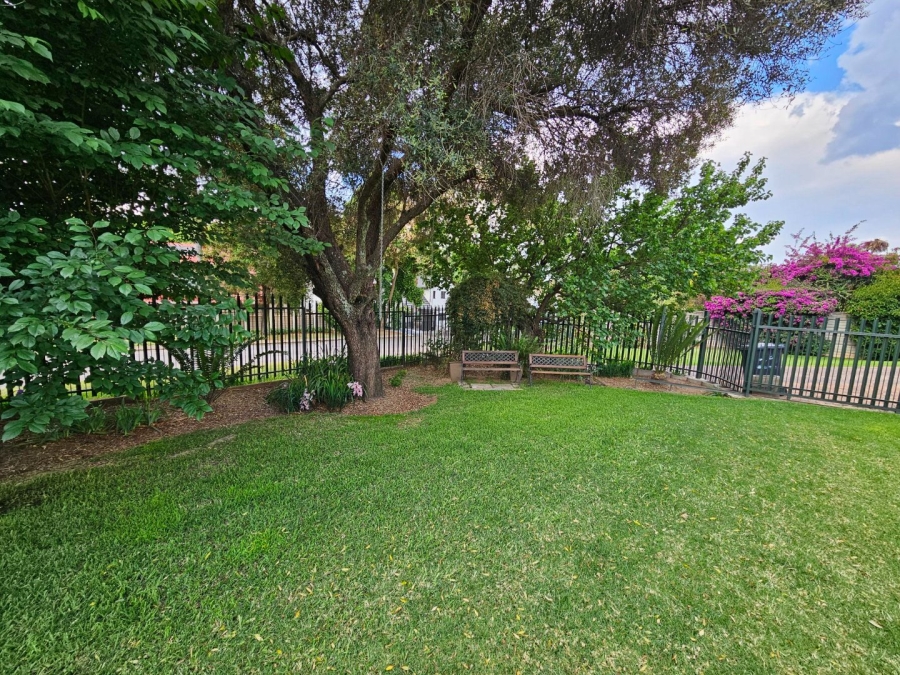 4 Bedroom Property for Sale in Weltevreden Park Gauteng