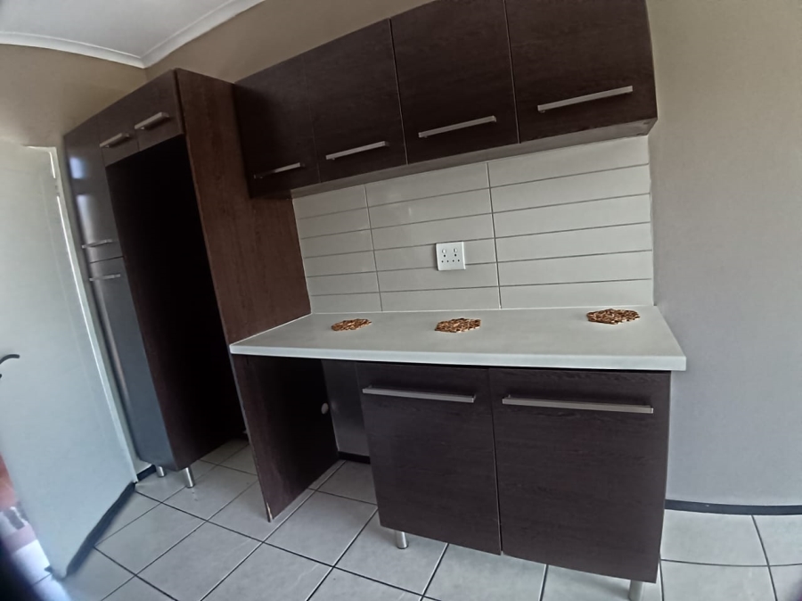 To Let 2 Bedroom Property for Rent in North Riding Gauteng