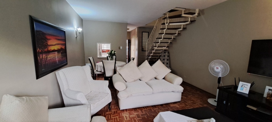 2 Bedroom Property for Sale in Essexwold Gauteng