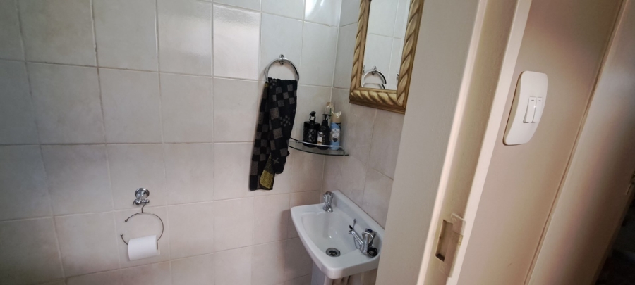 2 Bedroom Property for Sale in Essexwold Gauteng
