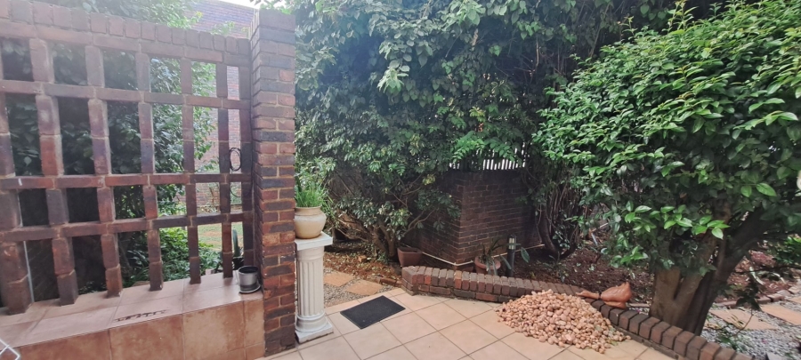 2 Bedroom Property for Sale in Essexwold Gauteng