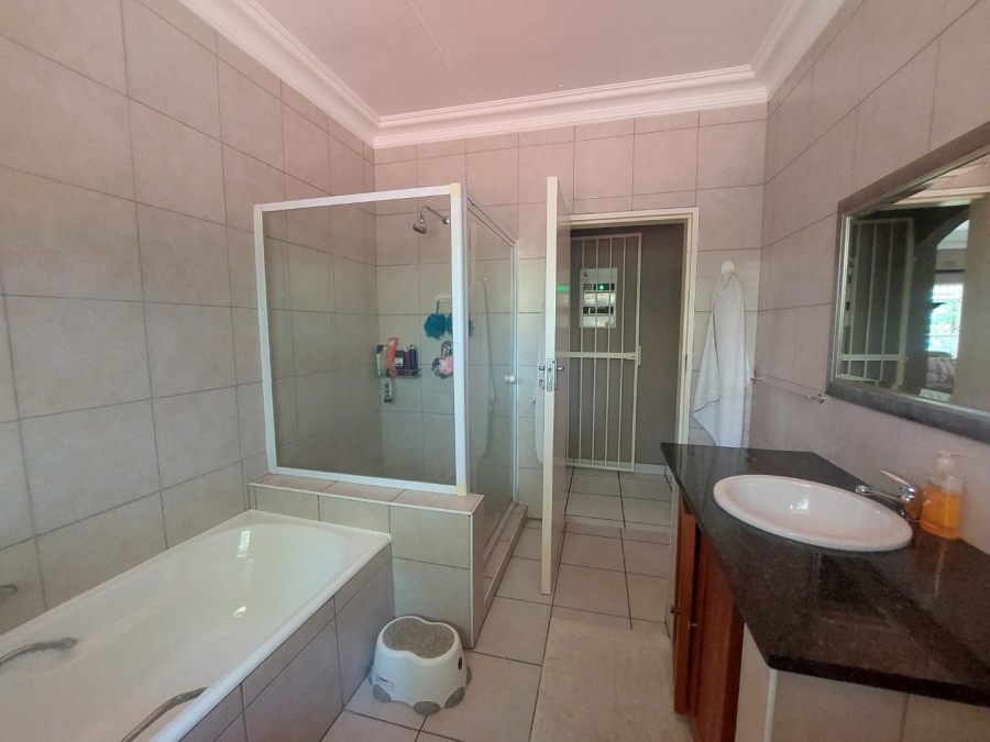 3 Bedroom Property for Sale in Fourways Gauteng