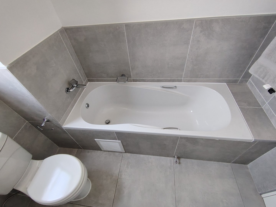 2 Bedroom Property for Sale in North Riding Gauteng