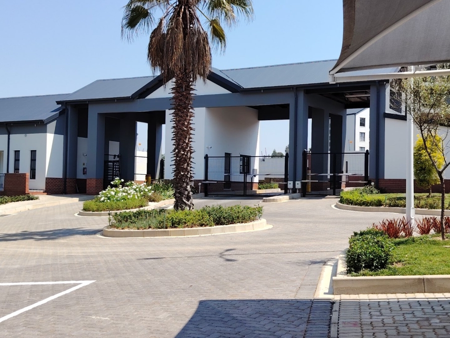 1 Bedroom Property for Sale in North Riding Gauteng