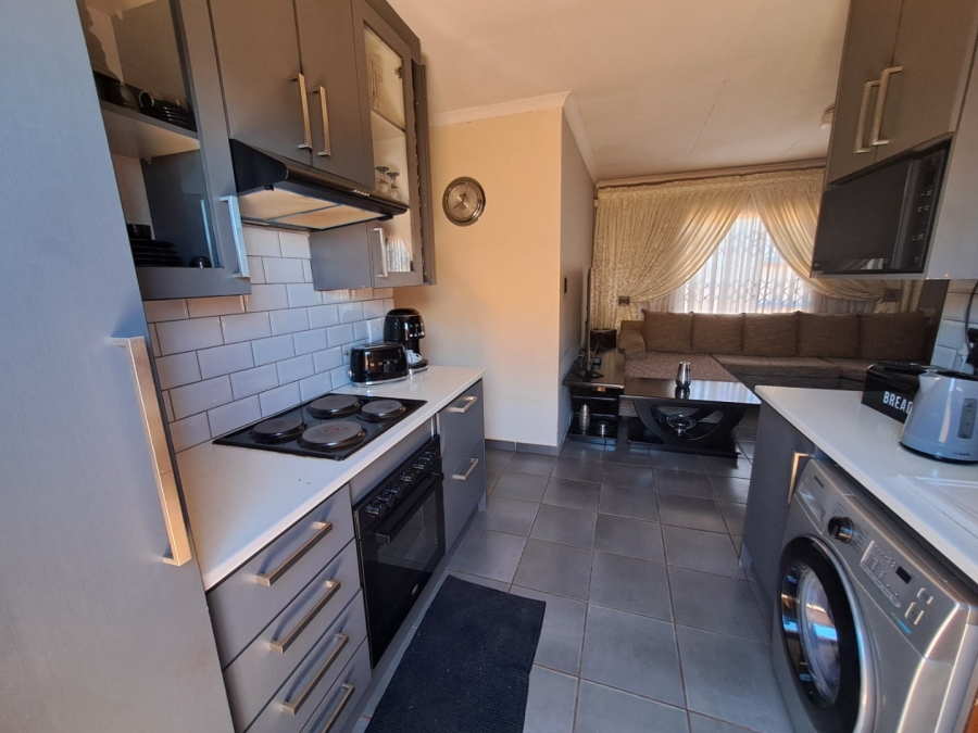 3 Bedroom Property for Sale in Protea Glen Gauteng