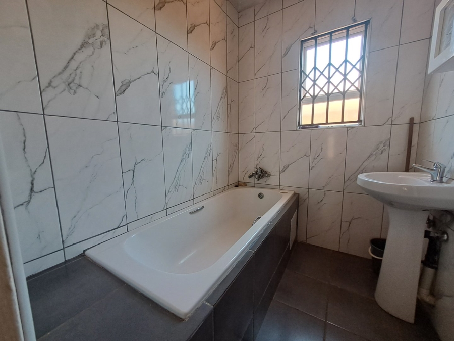 3 Bedroom Property for Sale in Protea Glen Gauteng