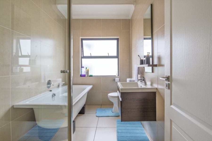 1 Bedroom Property for Sale in Fourways Gauteng