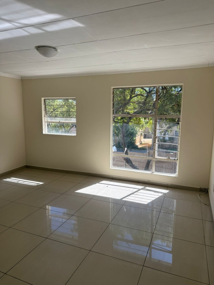 2 Bedroom Property for Sale in Vorna Valley Gauteng