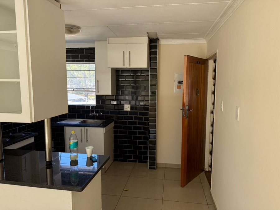 2 Bedroom Property for Sale in Vorna Valley Gauteng