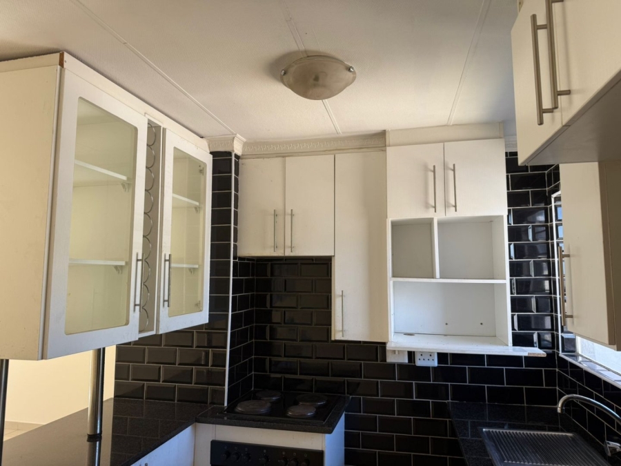 2 Bedroom Property for Sale in Vorna Valley Gauteng