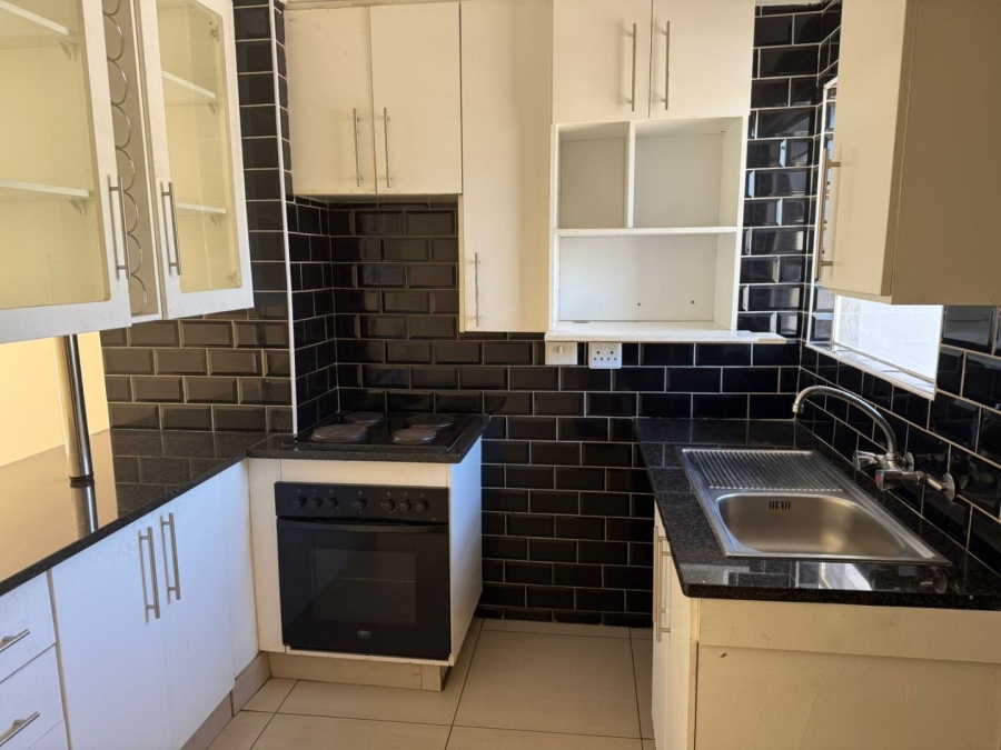 2 Bedroom Property for Sale in Vorna Valley Gauteng