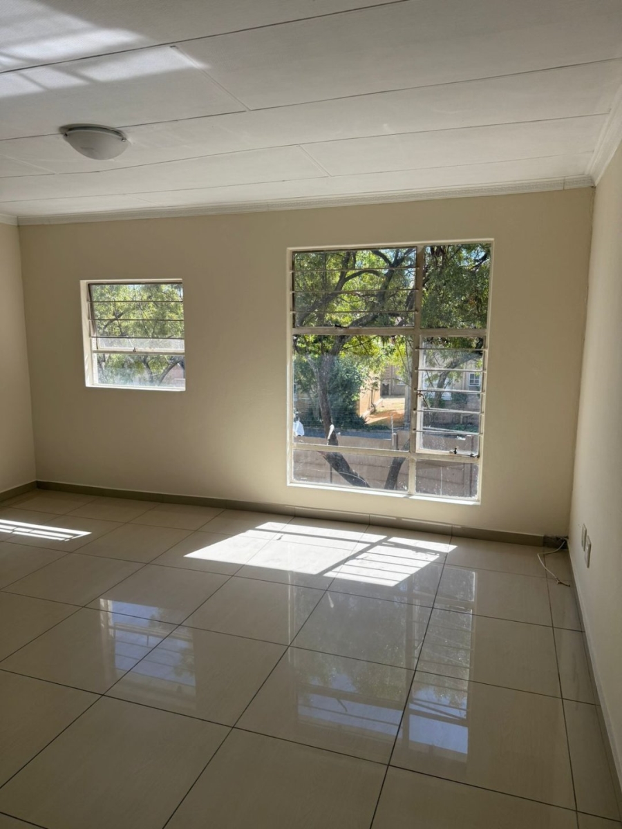 2 Bedroom Property for Sale in Vorna Valley Gauteng