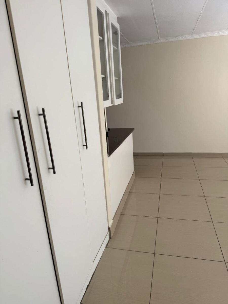 2 Bedroom Property for Sale in Vorna Valley Gauteng