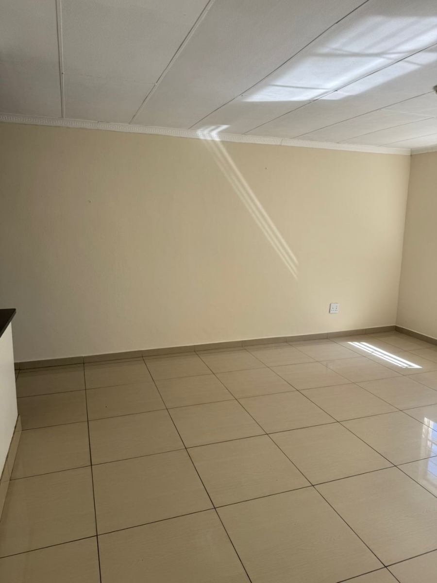 2 Bedroom Property for Sale in Vorna Valley Gauteng