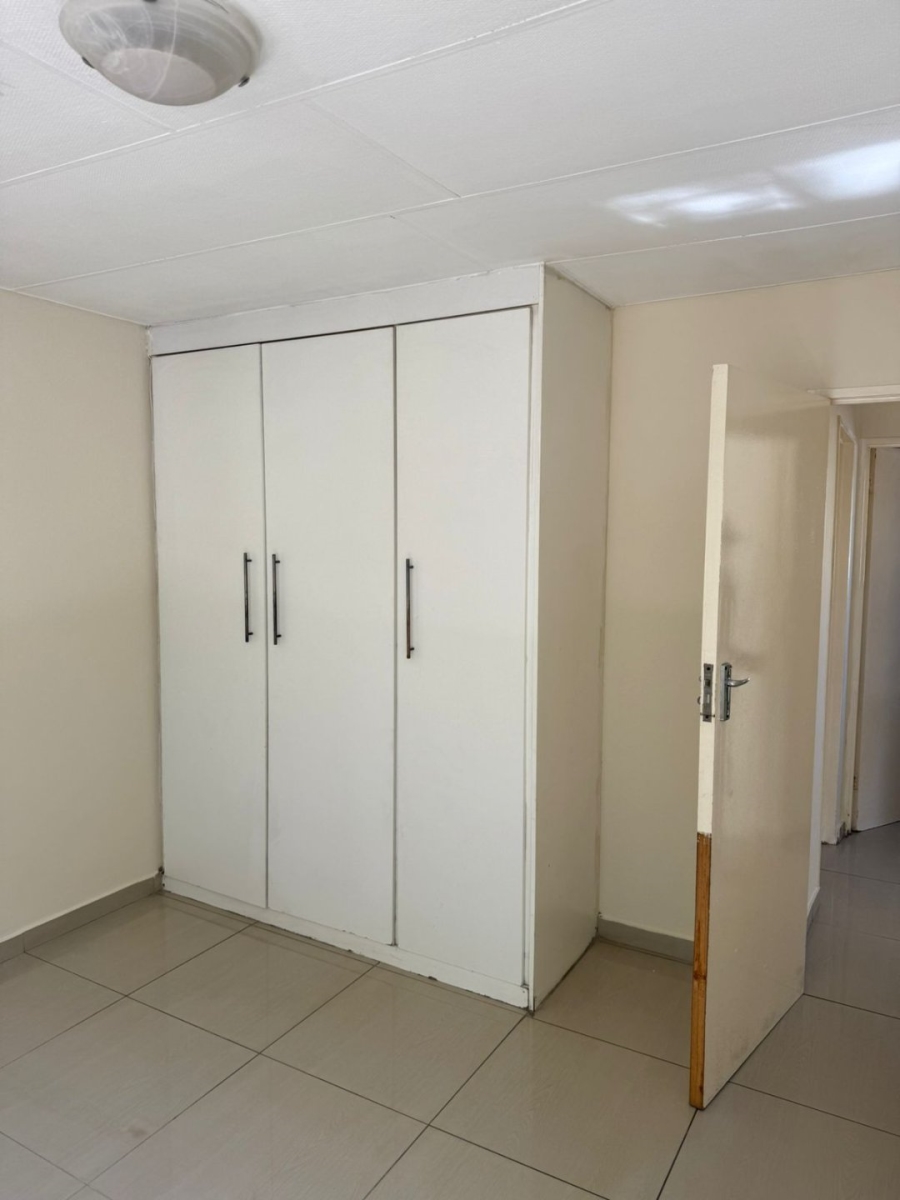 2 Bedroom Property for Sale in Vorna Valley Gauteng