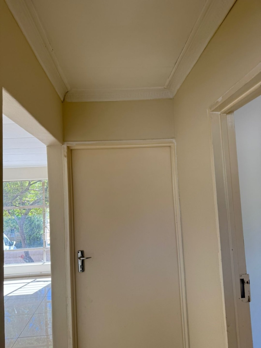 2 Bedroom Property for Sale in Vorna Valley Gauteng