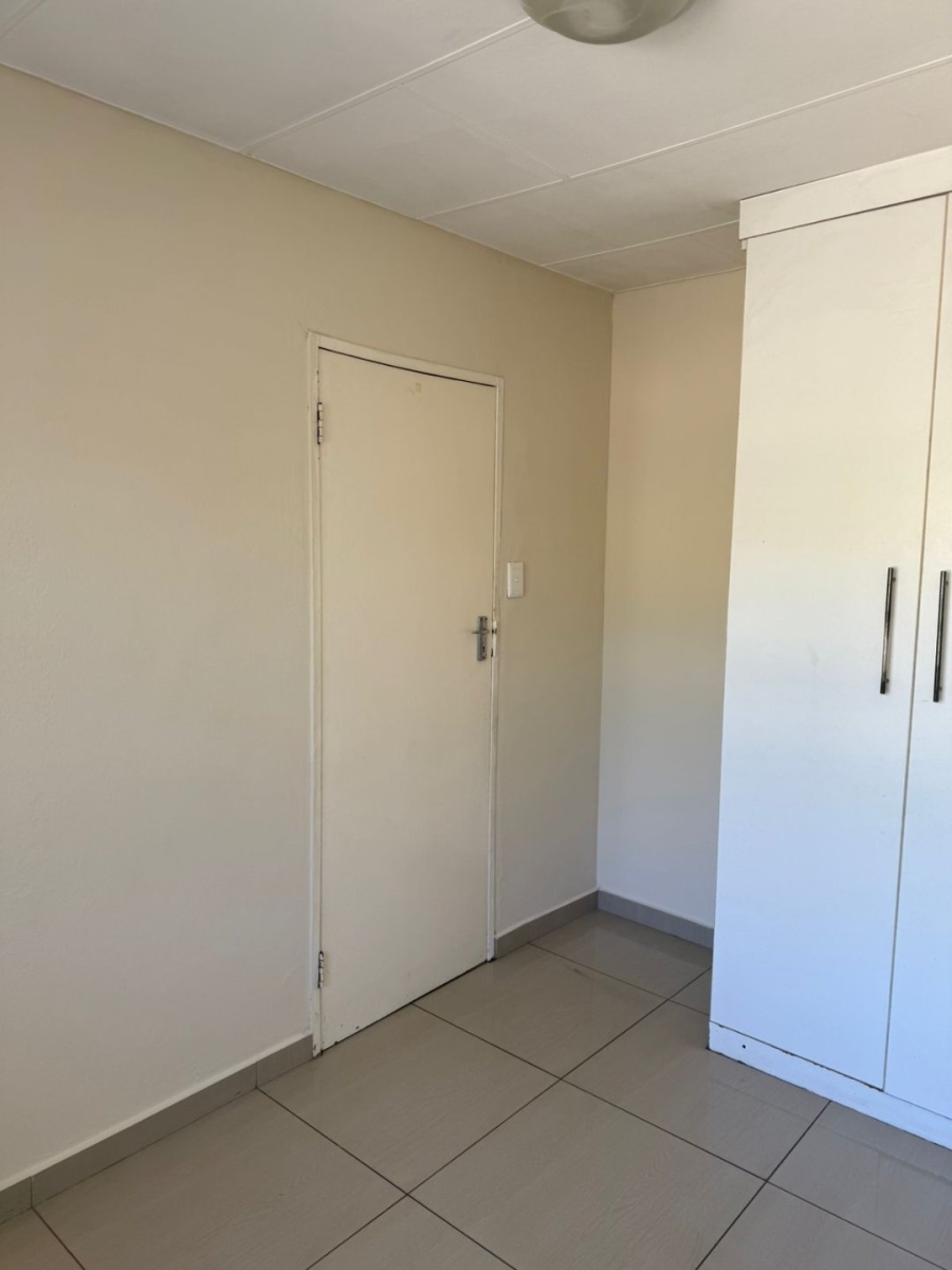 2 Bedroom Property for Sale in Vorna Valley Gauteng