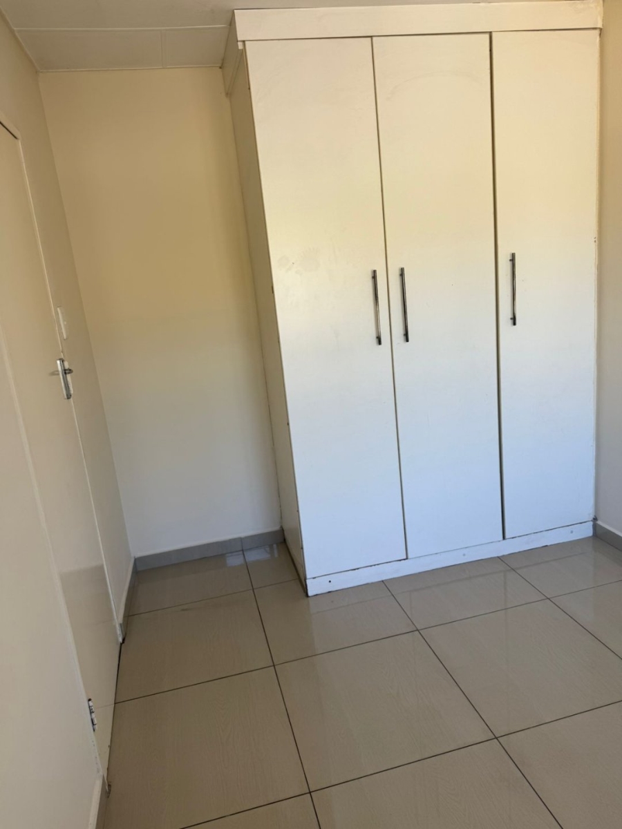 2 Bedroom Property for Sale in Vorna Valley Gauteng