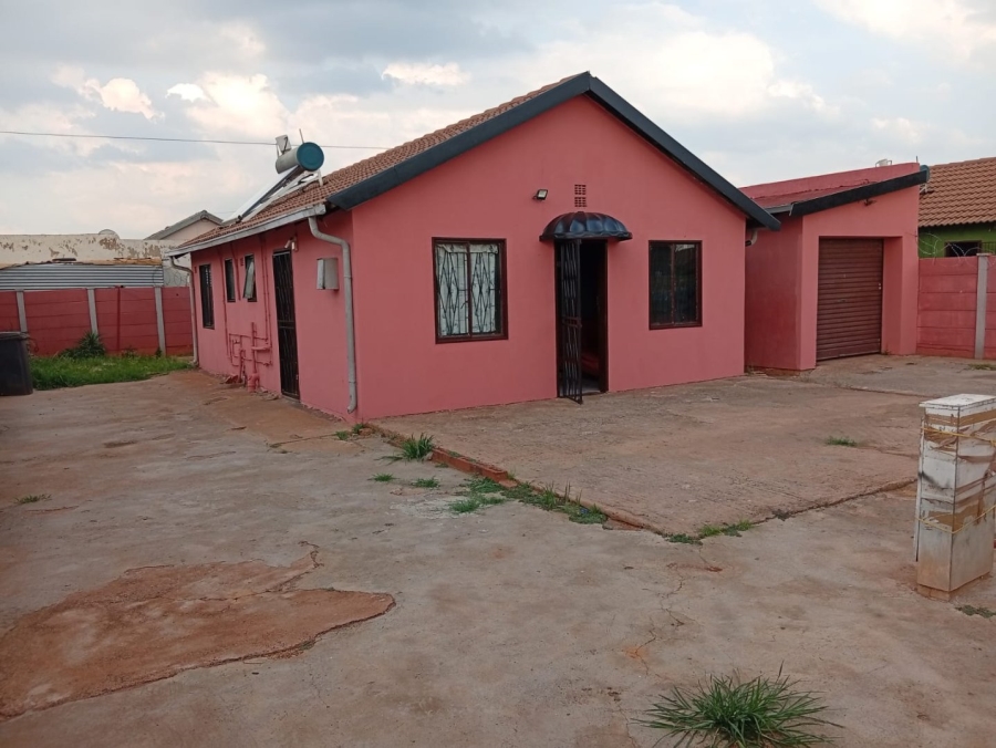 3 Bedroom Property for Sale in Lenasia Ext 13 Gauteng