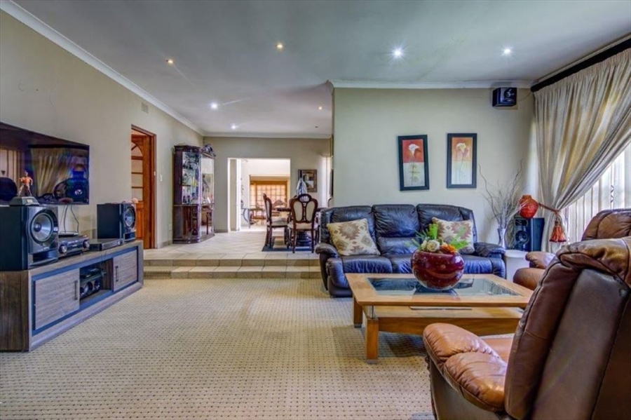 5 Bedroom Property for Sale in Beyers Park Gauteng