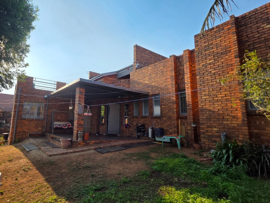 4 Bedroom Property for Sale in Laudium Gauteng