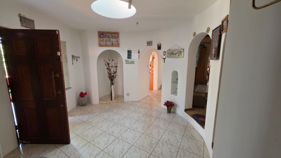 4 Bedroom Property for Sale in Laudium Gauteng